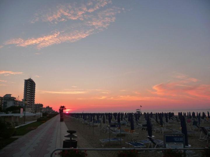 Hotel Gambrinus Lido di Jesolo Exterior photo